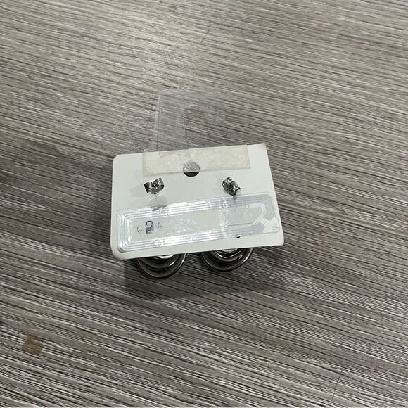 3/$25 ✺  LimLim Silver Earrings - Picture 2 of 2